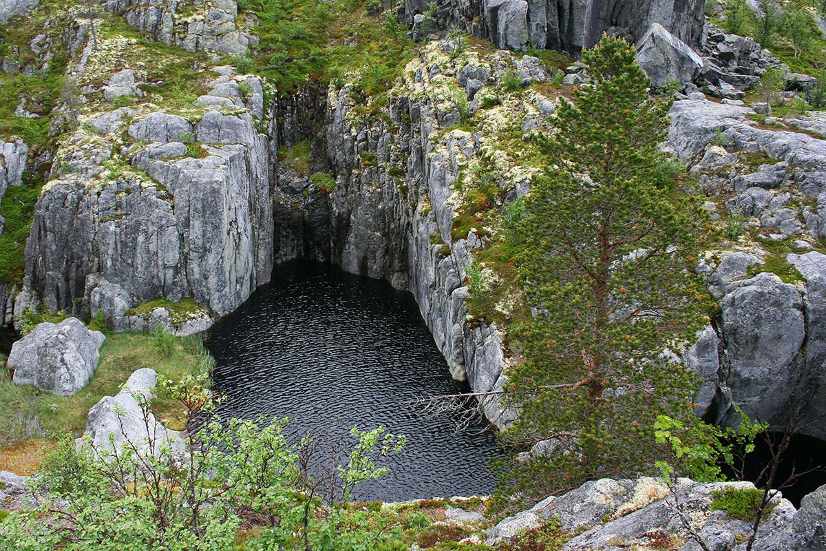 Potholes at Kvitingen hike - Valdres